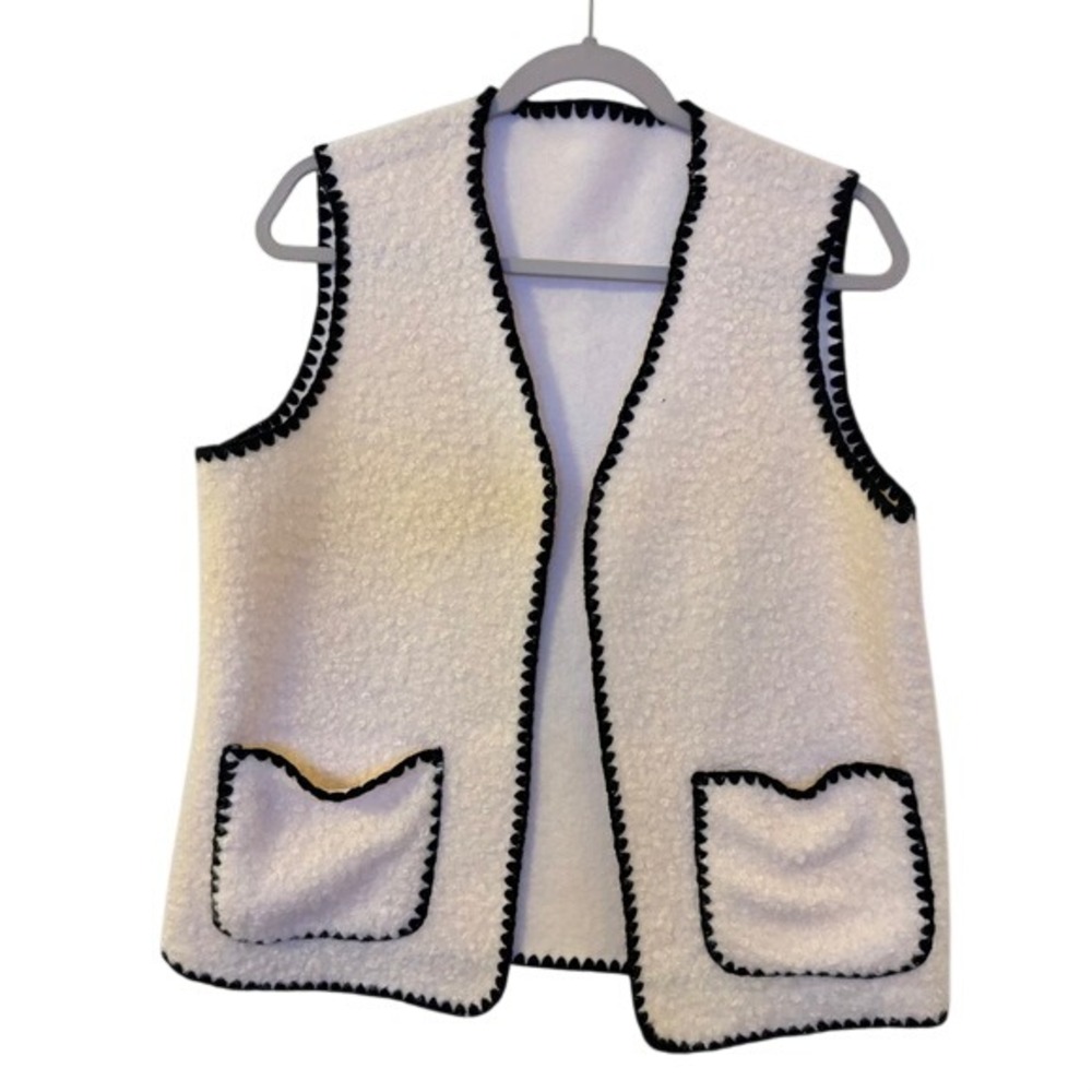 Vintage Handmade Sherpa Fleece Vest White Black Blanket Stitch Trim Medium